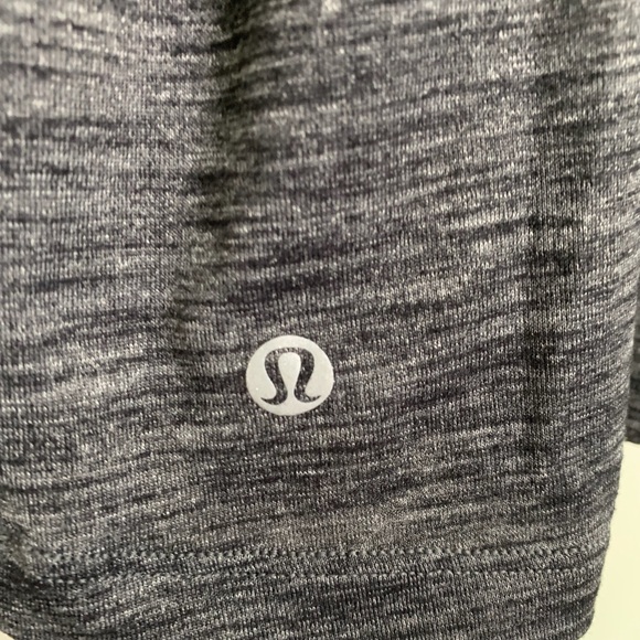 Lululemon Trapeze Twist Tank-Heathered Black-Size 2-Black/Grey-Twist Back - Picture 7 of 7